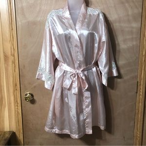 Vintage Rashella Soft Pink Satin Size Large Lingerie Short Robe Lace Beading
